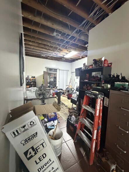 More Photos Of 1036 E Compton Blvd, Compton Storefront Retail Office For Lease
