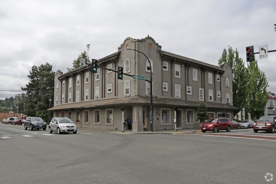 More Photos Of 101-109 W Railroad St, Shelton Apartments For Lease