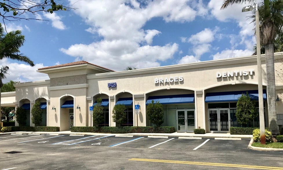 More Photos Of 2575 Glades Cir, Weston Restaurant For Sale