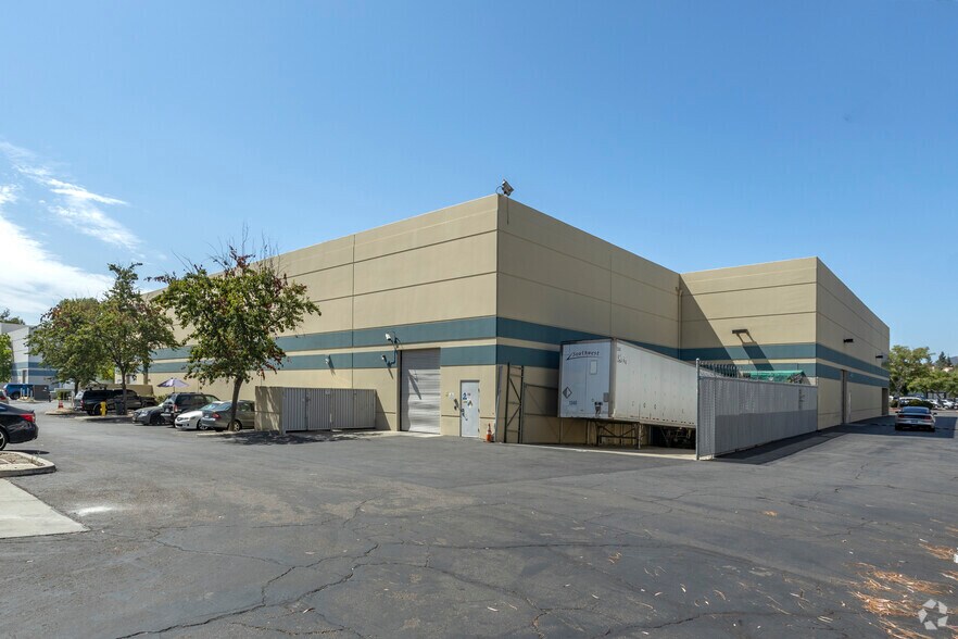 More Photos Of 15890 Bernardo Center Dr, San Diego Manufacturing For Sale