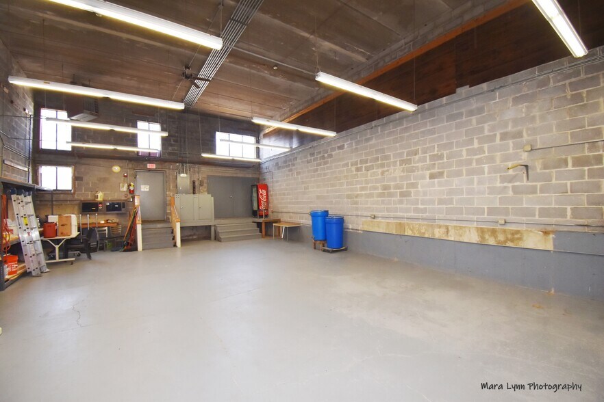 More Photos Of 4740 Main St, Lisle Storefront For Lease