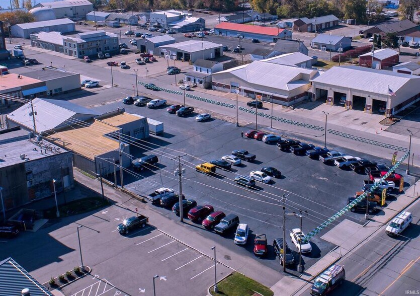 Primary Photo Of 311 W College Ave, Mount Vernon Auto Repair For Sale