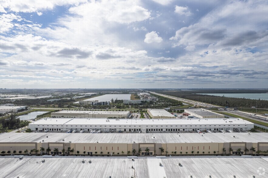 More Photos Of 11411 NW 107 St, Miami Warehouse For Lease