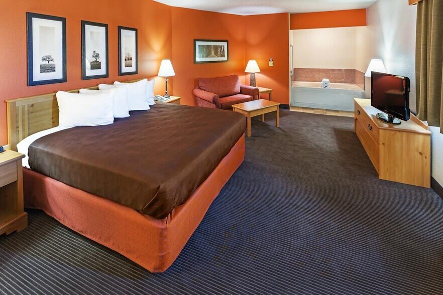More Photos Of 2405 S El Camino Dr, Sayre Hotel For Sale