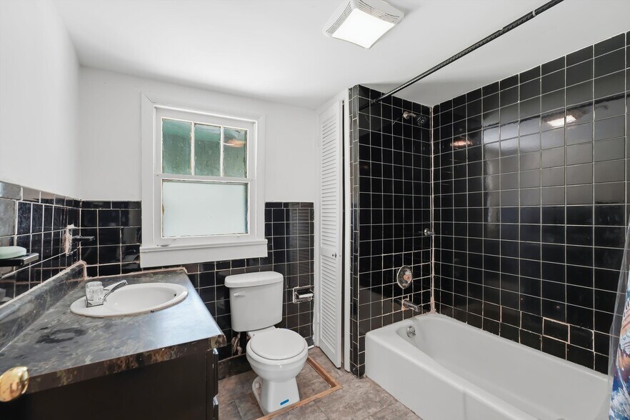 More Photos Of 3206 E Magnolia Ave, Knoxville Apartments For Sale