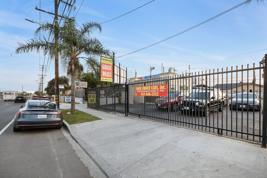 More Photos Of 9979 San Fernando Rd, Pacoima Land For Lease