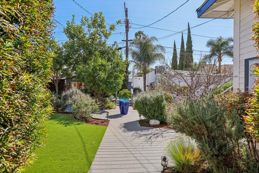 More Photos Of 6082 Selma Ave, Los Angeles Rehabilitation Center For Lease