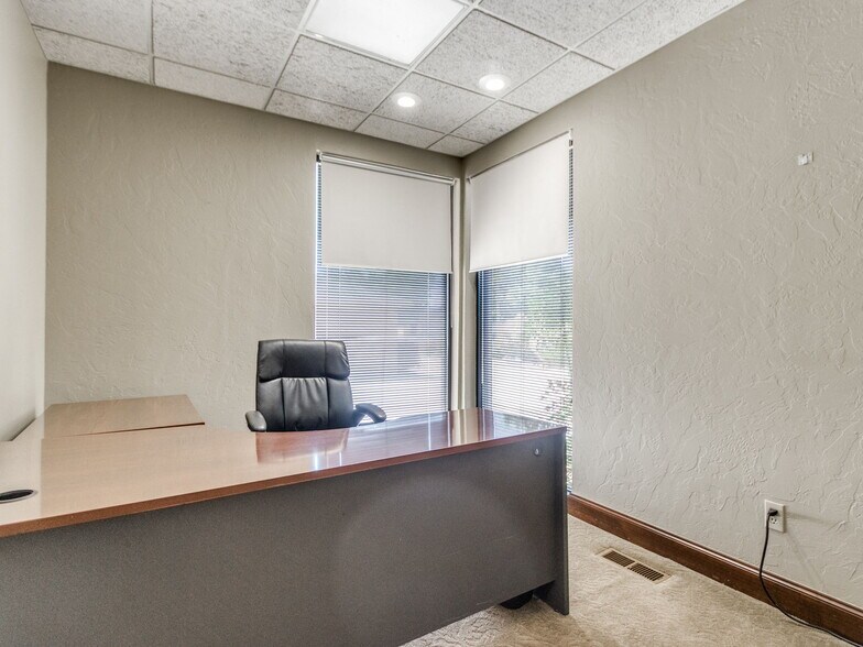 More Photos Of 2425 Wilcox Dr, Norman Office For Sale