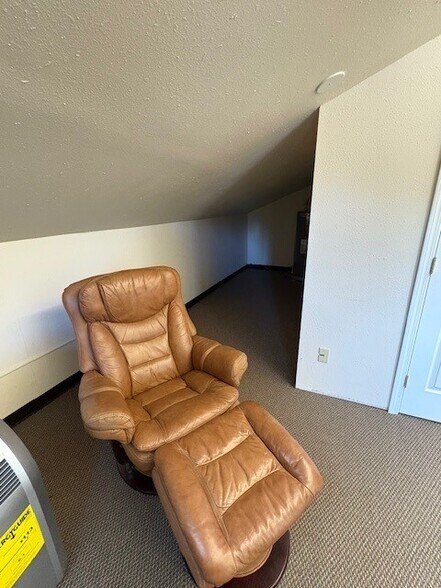 More Photos Of 24461 Welches Rd, Welches Medical For Lease