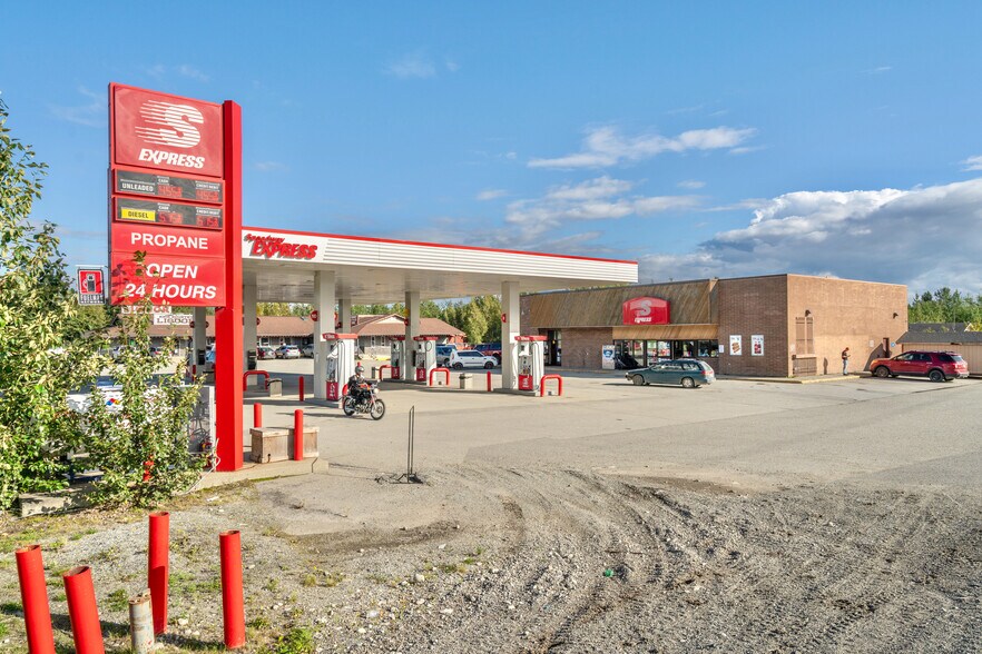 More Photos Of 7172 Parks hwy, Wasilla General Retail For Sale