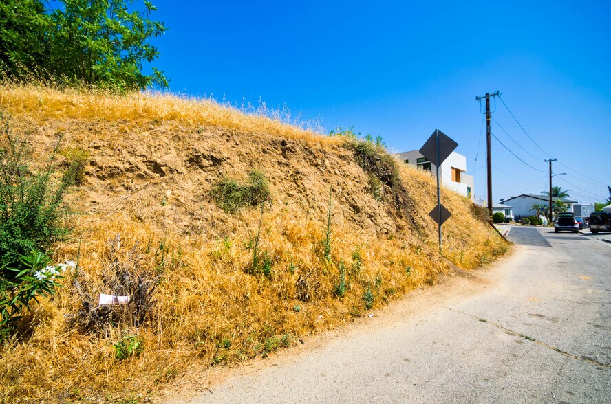 More Photos Of 1938 Phillips Way, Los Angeles Land For Sale