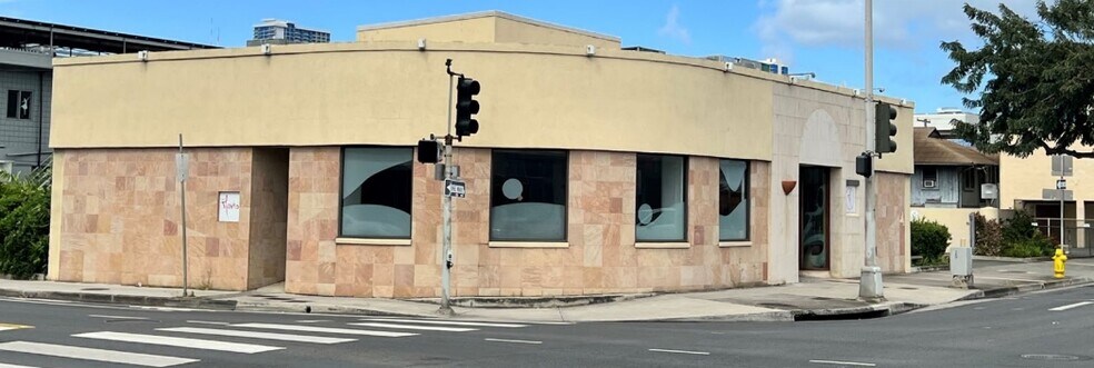Primary Photo Of 1969 S King St, Honolulu General Retail For Lease