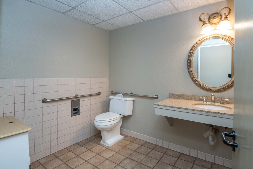 More Photos Of 5046 Sunrise Blvd, Fair Oaks Medical For Lease