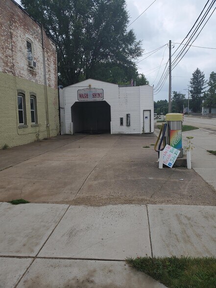 More Photos Of 204 Carver st, Winslow Carwash For Sale