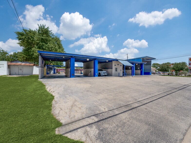 More Photos Of 402 N Zarzamora St, San Antonio Carwash For Sale
