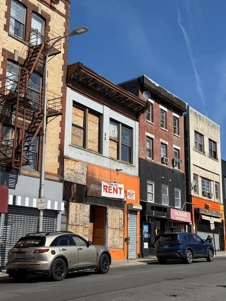 Primary Photo Of 23 Palisades Ave, Yonkers Storefront Retail Office For Lease