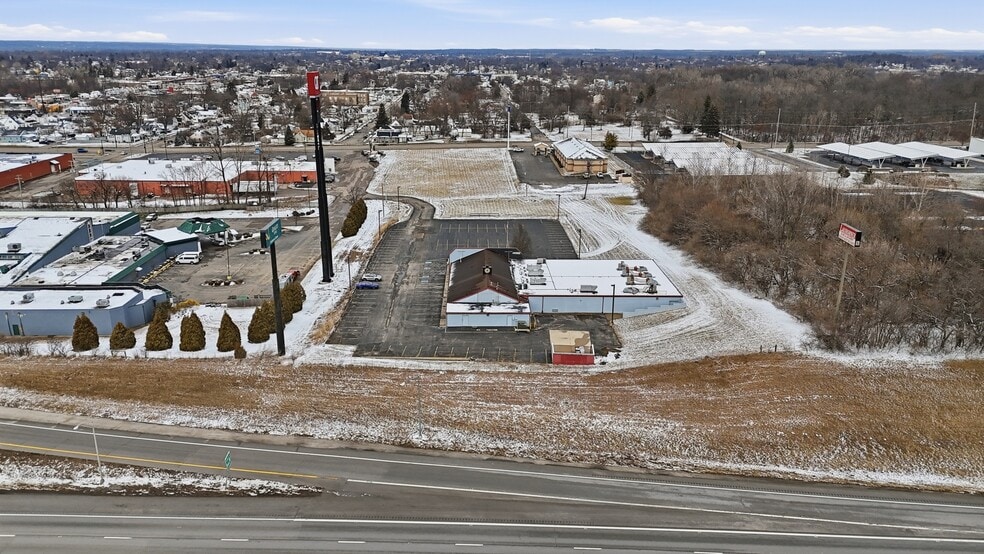 More Photos Of 309 E Leffel Ln, Springfield Freestanding For Sale