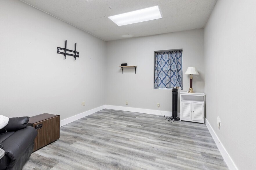 More Photos Of 1105 Callahan Ave, Conroe Healthcare For Sale