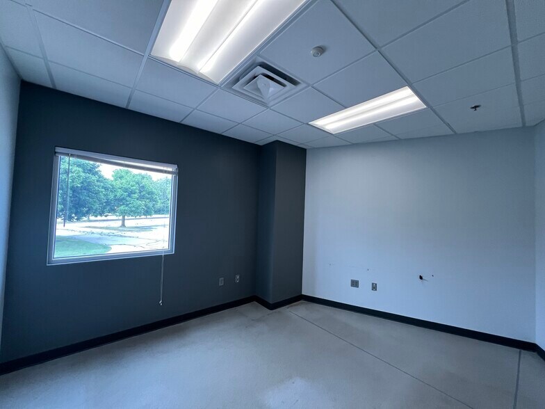 More Photos Of 2980 E Coliseum Blvd, Fort Wayne Industrial For Lease