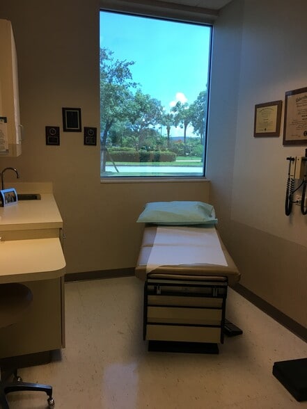 More Photos Of 900 NW 17th Ave, Delray Beach Medical For Sale