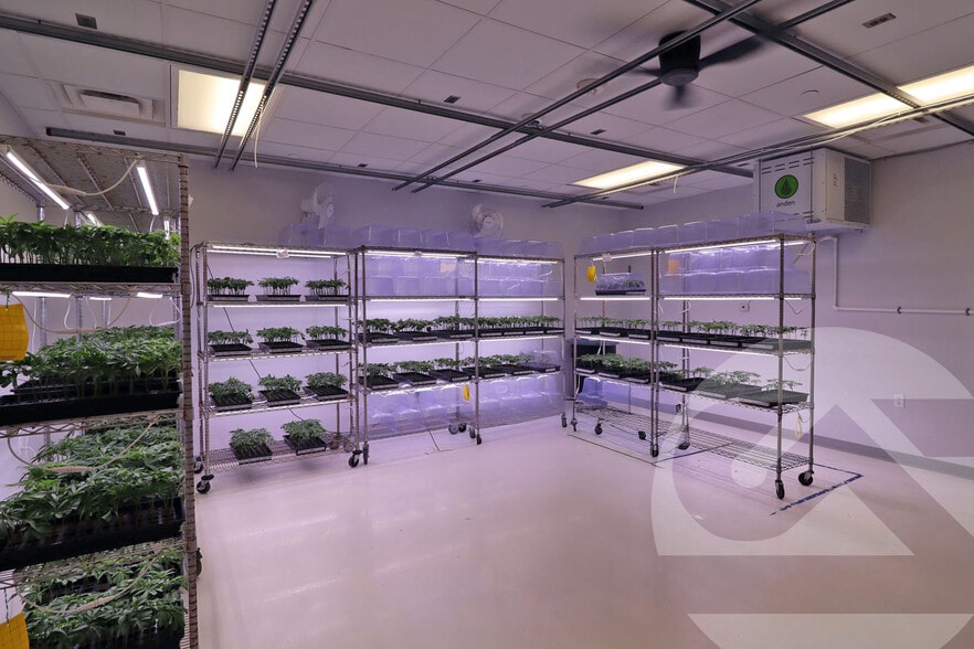 More Photos Of 419 E Pinconning Rd, Pinconning Warehouse For Sale