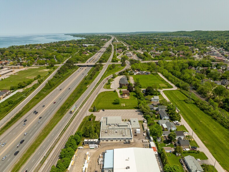 More Photos Of 115 S Service Rd W, Grimsby Manufacturing For Lease