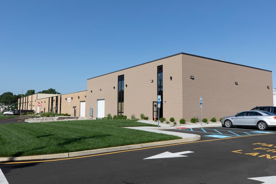 Primary Photo Of 1106 Industrial Parkway, Brick Warehouse For Lease