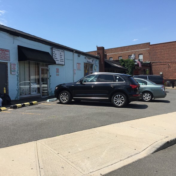 More Photos Of 851 Merrick Rd, Baldwin General Retail For Sale