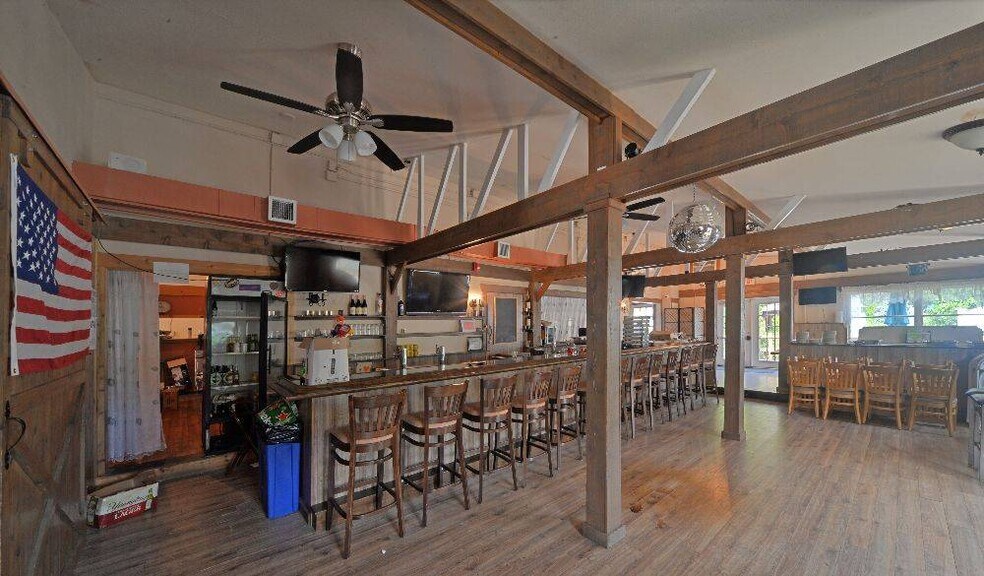 More Photos Of 3225 Sound Ave, Riverhead Storefront Retail Office For Sale