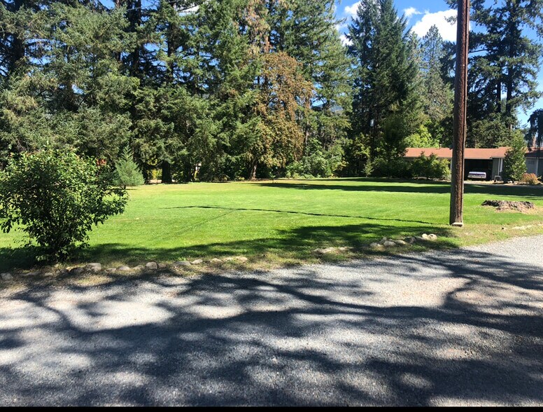 More Photos Of 3251 Rogue River Hwy, Grants Pass Apartments For Sale