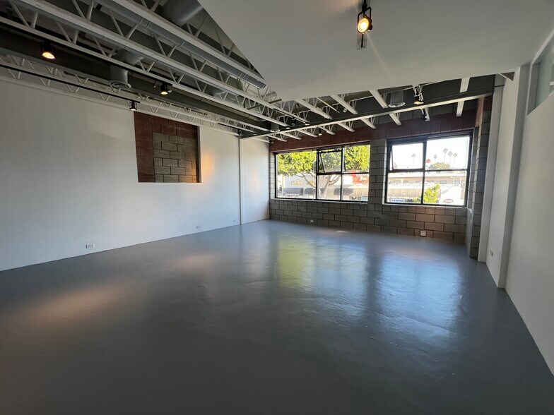 More Photos Of 2110 Main St, Santa Monica Loft Creative Space For Sale