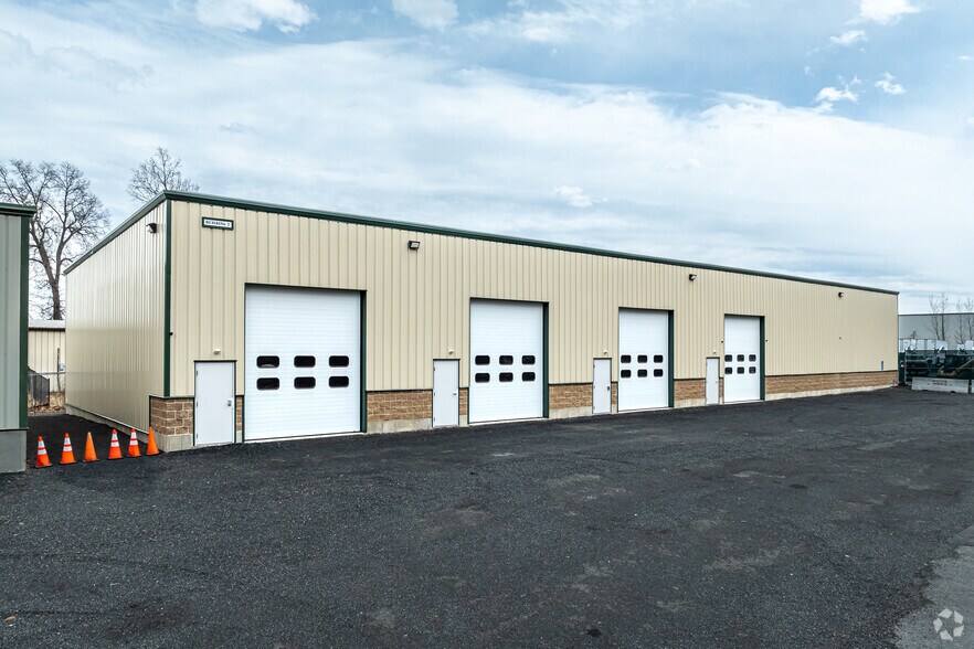 More Photos Of 50 Newberry Rd, East Windsor Service For Lease