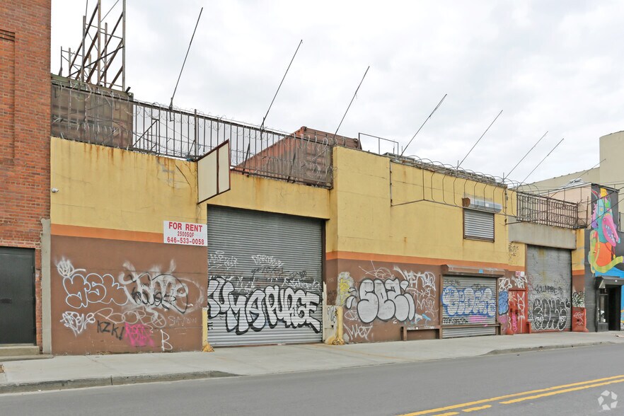 Primary Photo Of 582 Johnson Ave, Brooklyn Contractor Storage Yard For Lease