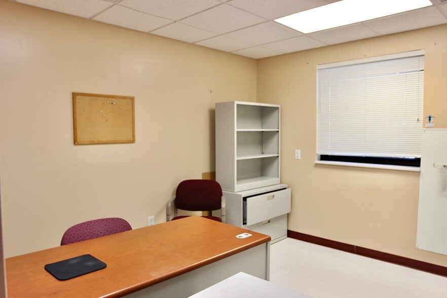 More Photos Of 650 34th St S, Saint Petersburg Medical For Sale