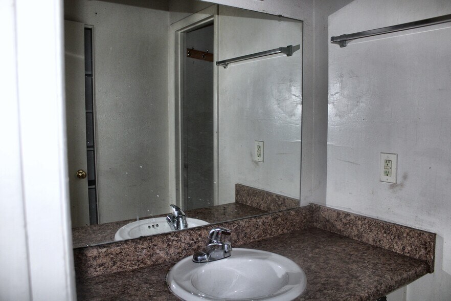 More Photos Of 270 Tampa Dr, Nashville Apartments For Sale