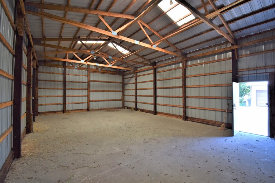 More Photos Of 716 Main St, Mount Vernon Office For Sale