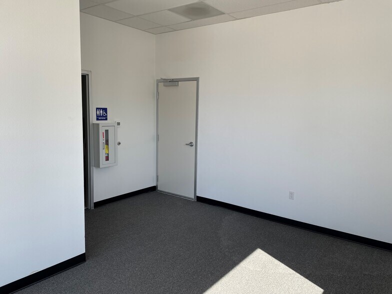 More Photos Of 3408 Neeham Rd, North Las Vegas Manufacturing For Lease