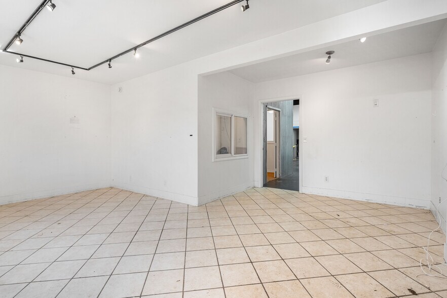 More Photos Of 1033 Avenue D, Snohomish Storefront For Lease