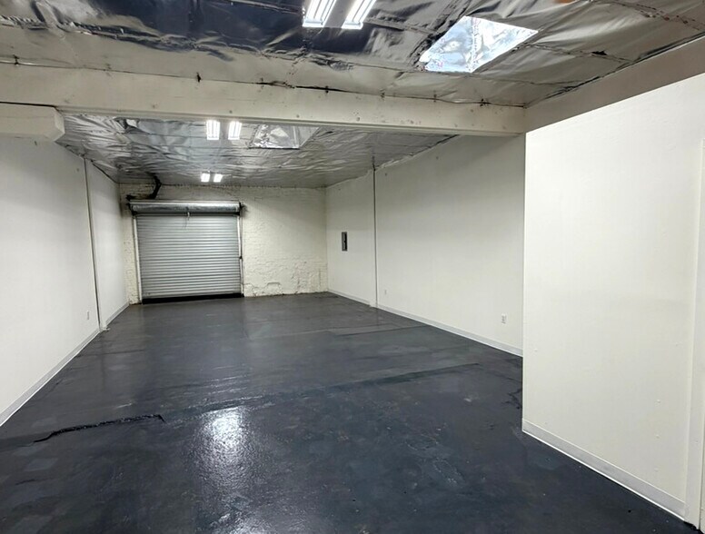 More Photos Of 119 W 36th Pl, Los Angeles Flex For Lease