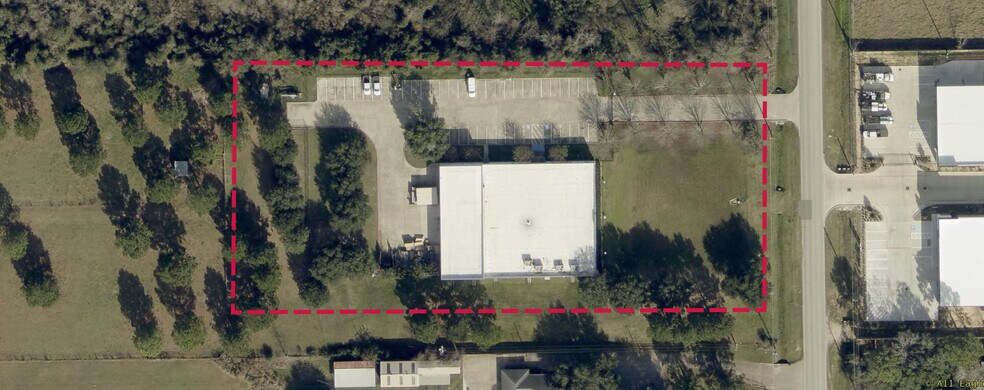 More Photos Of 1730 S Cherry St, Tomball Industrial For Sale