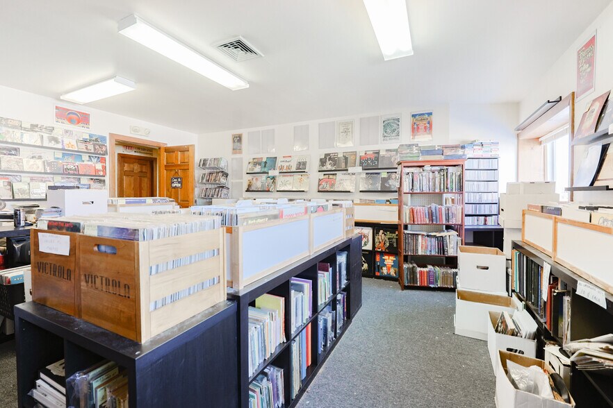 More Photos Of 310-312 Wilbur Ave, Swansea Office For Sale