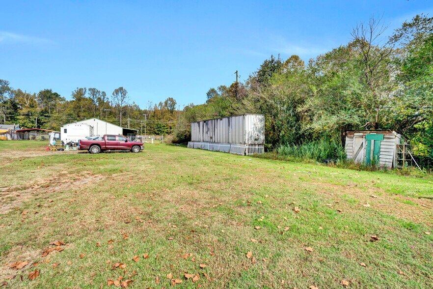 More Photos Of 4033 Geer Hwy, Cleveland General Retail For Sale