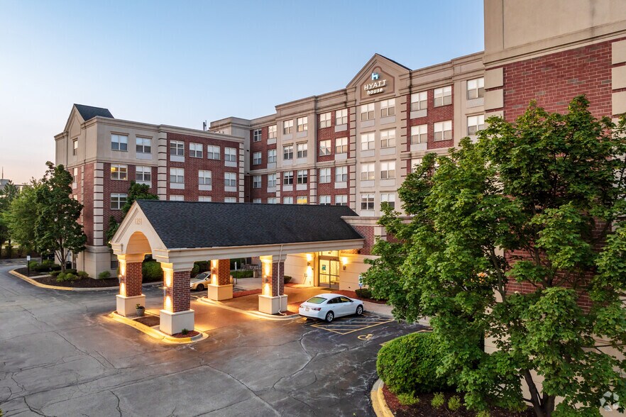 Primary Photo Of 1251 E American Ln, Schaumburg Hotel For Sale