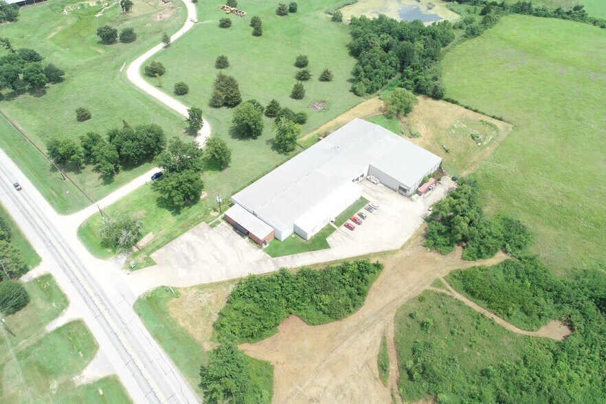 More Photos Of 21973 Highway 105, Montgomery Warehouse For Lease