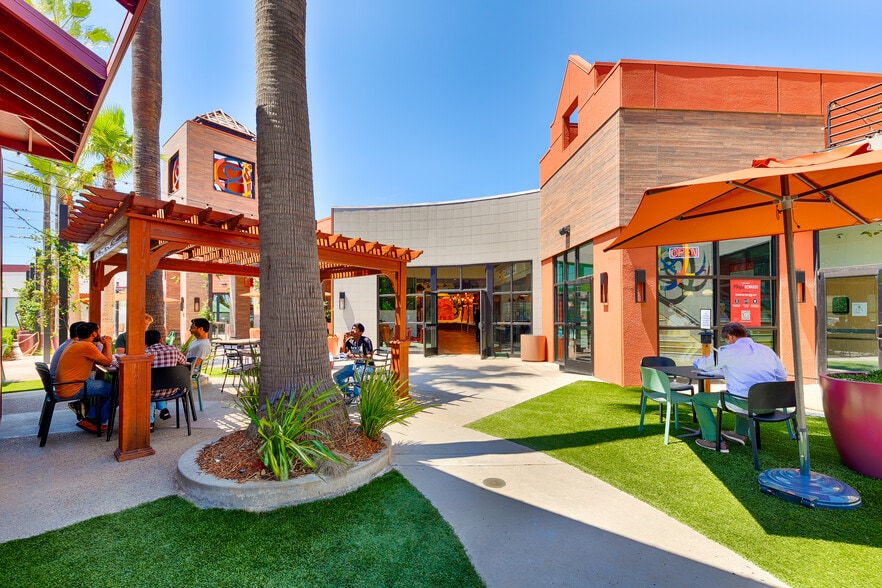 More Photos Of 9420-9510 Scranton Rd, San Diego Unknown For Lease