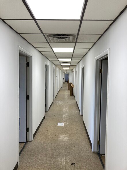 More Photos Of 345 E Weymouth Rd, Buena Manufacturing For Lease