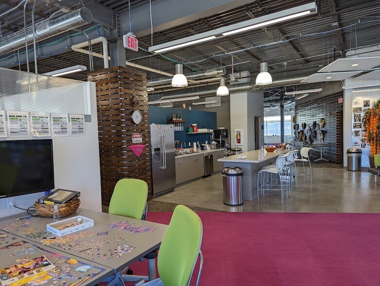 More Photos Of 34 Schroeder Ct, Madison Office For Lease