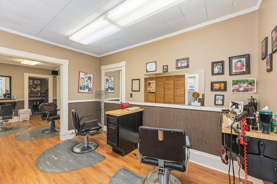 More Photos Of 32 Park Ave, Keene Office For Sale