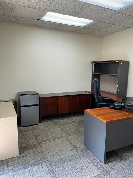 More Photos Of 101 Bradford Rd, Wexford Medical For Lease