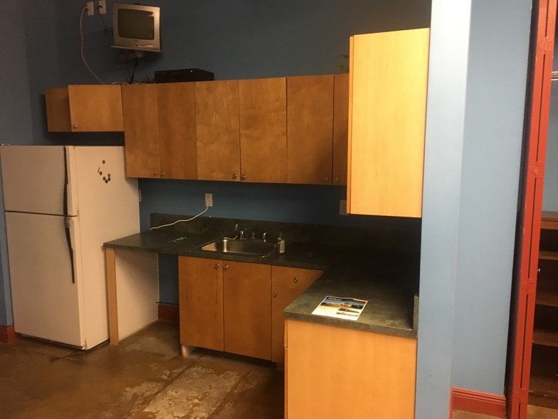 More Photos Of 4875 Park Ridge Blvd, Boynton Beach Light Distribution For Lease